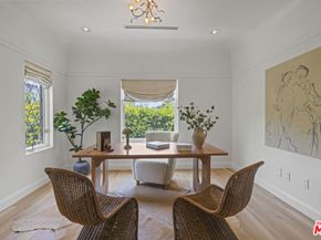736 S Cloverdale Avenue, Los Angeles CA 90036