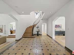 736 S Cloverdale Avenue, Los Angeles CA 90036