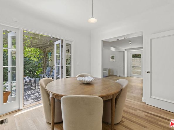 736 S Cloverdale Avenue, Los Angeles CA 90036