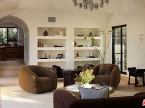2720 Glendower Avenue, Los Angeles CA 90027
