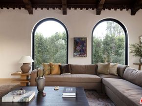 2720 Glendower Avenue, Los Angeles CA 90027