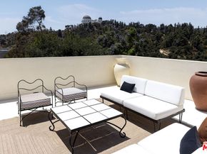 2720 Glendower Avenue, Los Angeles CA 90027