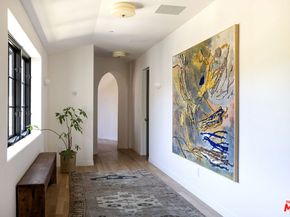2720 Glendower Avenue, Los Angeles CA 90027