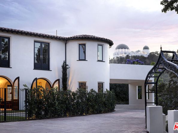 2720 Glendower Avenue, Los Angeles CA 90027
