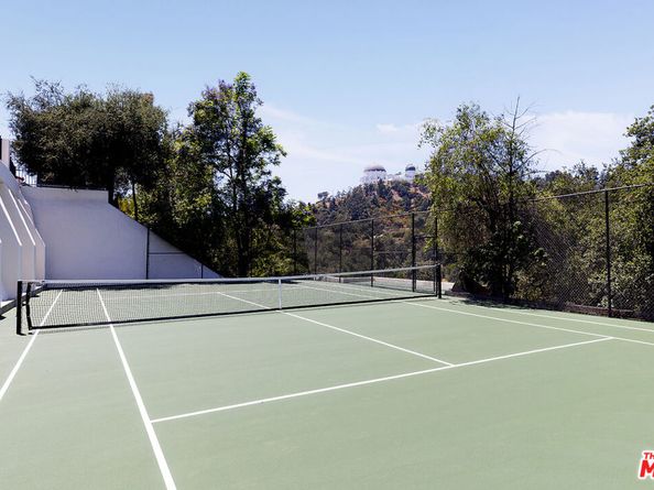 2720 Glendower Avenue, Los Angeles CA 90027
