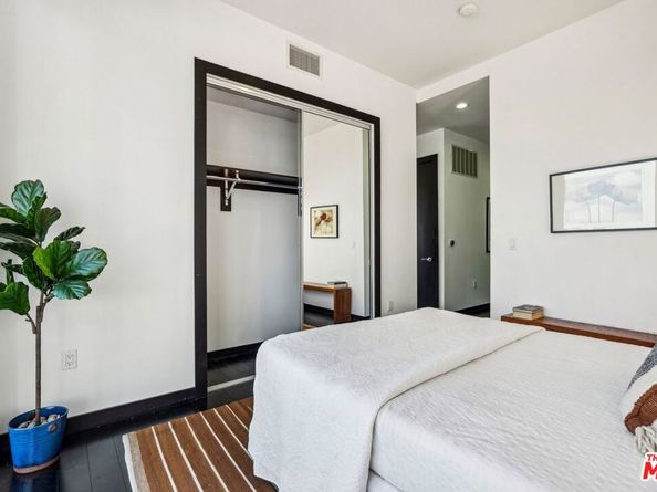 655 S Hope Street 1604, Los Angeles CA 90017