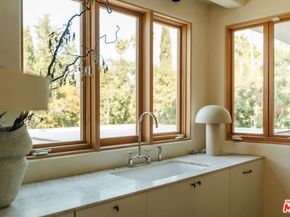 1568 Murray Circle, Los Angeles CA 90026