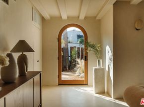 1568 Murray Circle, Los Angeles CA 90026