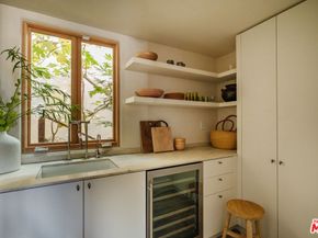 1568 Murray Circle, Los Angeles CA 90026