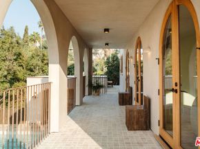 1568 Murray Circle, Los Angeles CA 90026