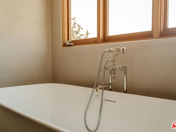 1568 Murray Circle, Los Angeles CA 90026