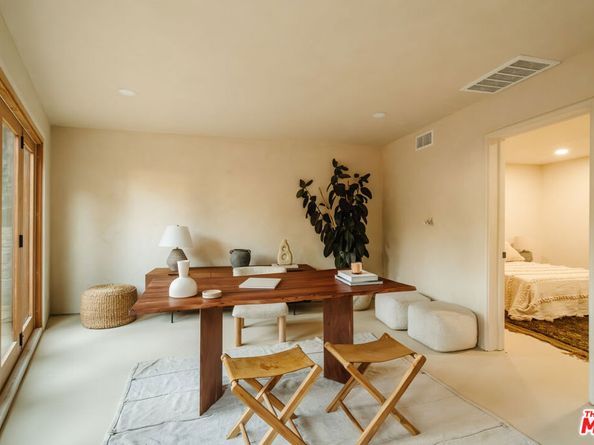 1568 Murray Circle, Los Angeles CA 90026