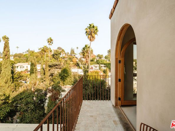 1568 Murray Circle, Los Angeles CA 90026