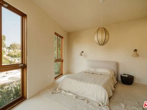 1568 Murray Circle, Los Angeles CA 90026