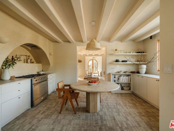 1568 Murray Circle, Los Angeles CA 90026