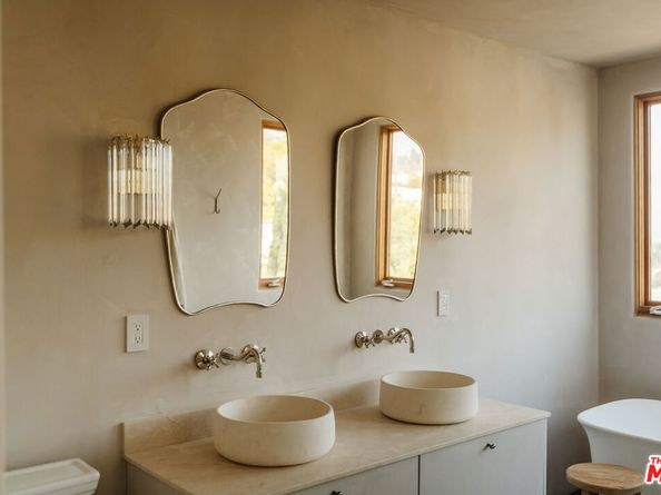 1568 Murray Circle, Los Angeles CA 90026