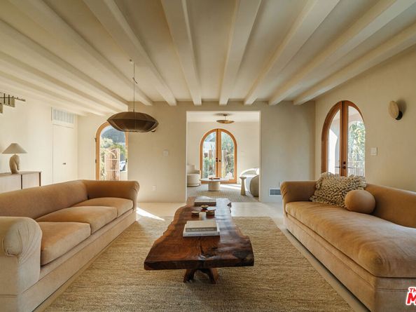 1568 Murray Circle, Los Angeles CA 90026