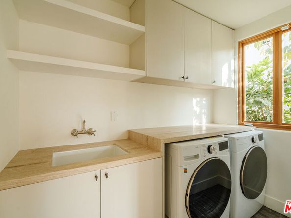 1568 Murray Circle, Los Angeles CA 90026