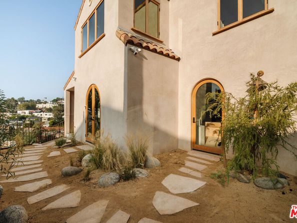 1568 Murray Circle, Los Angeles CA 90026
