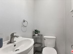 1045 W 55th Street, Los Angeles CA 90037