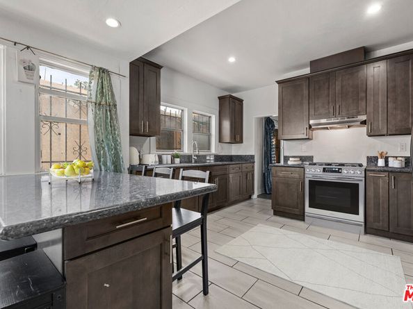 1045 W 55th Street, Los Angeles CA 90037