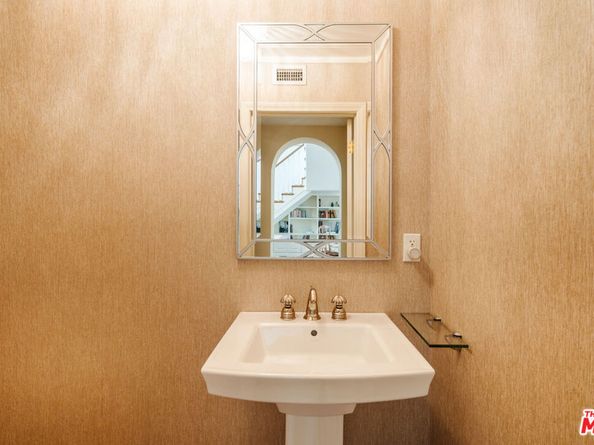 2179 Ridge Drive, Los Angeles CA 90049