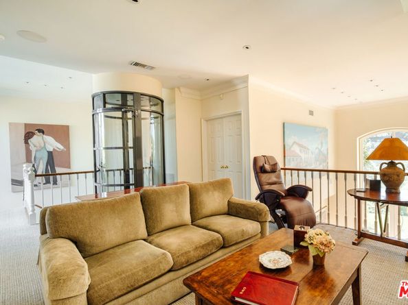2179 Ridge Drive, Los Angeles CA 90049
