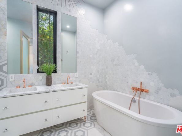 7431 Franklin Avenue, Los Angeles CA 90046