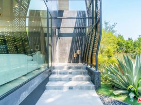 7431 Franklin Avenue, Los Angeles CA 90046