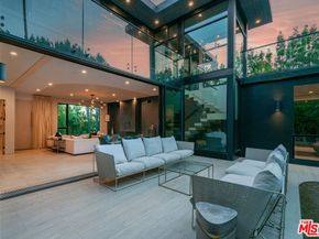 7431 Franklin Avenue, Los Angeles CA 90046