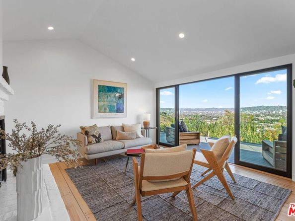 4301 Don Arellanes Drive, Los Angeles CA 90008