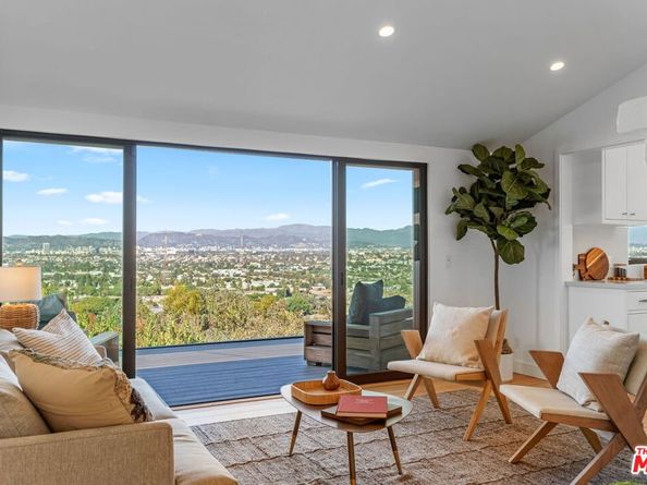 4301 Don Arellanes Drive, Los Angeles CA 90008