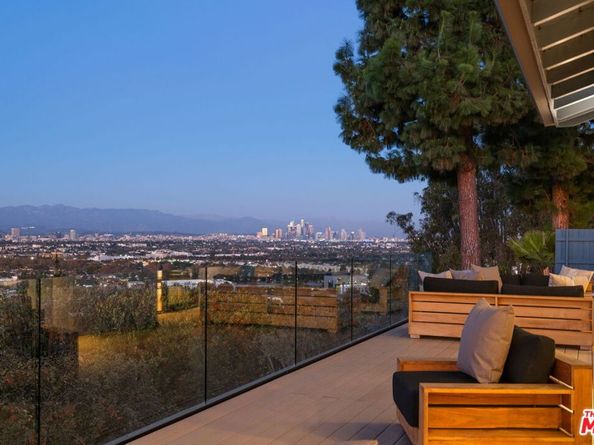 4301 Don Arellanes Drive, Los Angeles CA 90008
