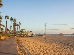 711 Pacific Coast Highway 206, Huntington Beach CA 92648