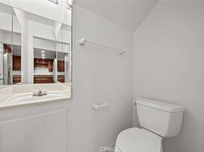 5291 Colodny Drive 13, Agoura Hills CA 91301