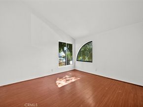 5291 Colodny Drive 13, Agoura Hills CA 91301