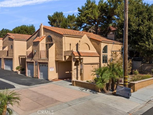 5291 Colodny Drive 13, Agoura Hills CA 91301