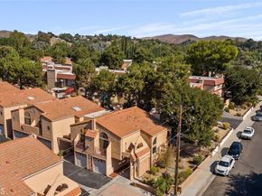 5291 Colodny Drive 13, Agoura Hills CA 91301