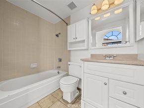 5291 Colodny Drive 13, Agoura Hills CA 91301