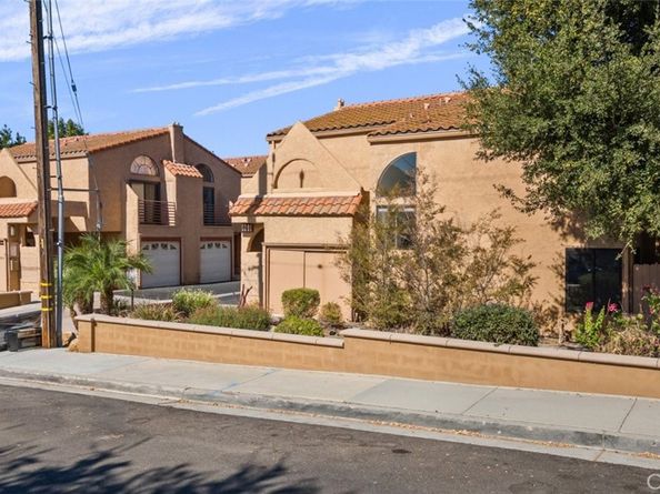 5291 Colodny Drive 13, Agoura Hills CA 91301