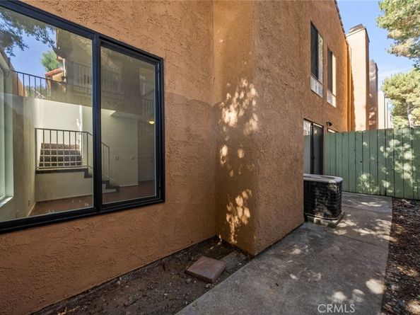 5291 Colodny Drive 13, Agoura Hills CA 91301