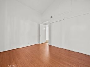 5291 Colodny Drive 13, Agoura Hills CA 91301