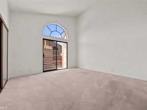 5291 Colodny Drive 13, Agoura Hills CA 91301