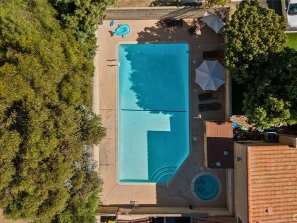 5291 Colodny Drive 13, Agoura Hills CA 91301