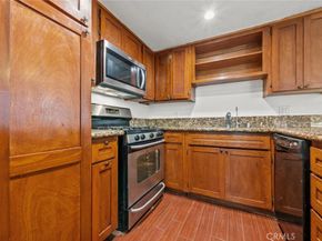 5291 Colodny Drive 13, Agoura Hills CA 91301
