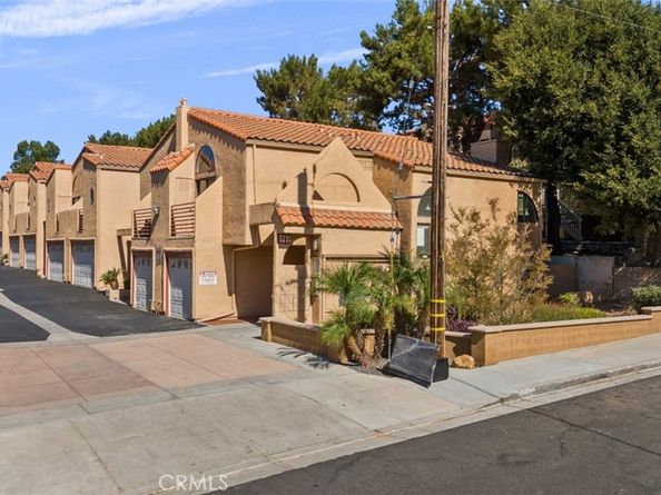 5291 Colodny Drive 13, Agoura Hills CA 91301