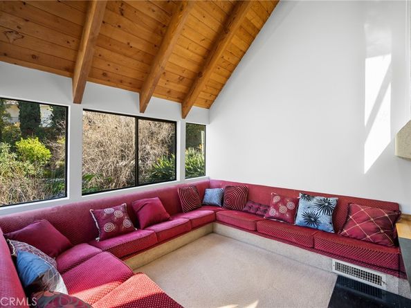 3275 Buckingham Road, Glendale CA 91206