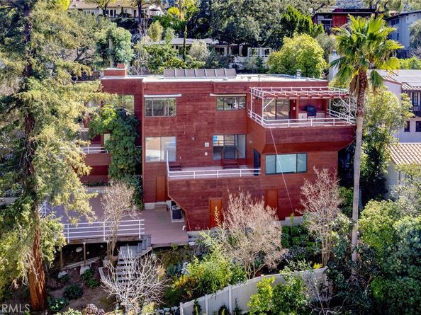 3275 Buckingham Road, Glendale CA 91206
