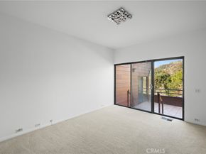 3275 Buckingham Road, Glendale CA 91206