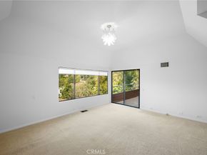 3275 Buckingham Road, Glendale CA 91206